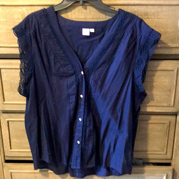 GAP lace button up tank shirt EUC - Picture 1 of 4